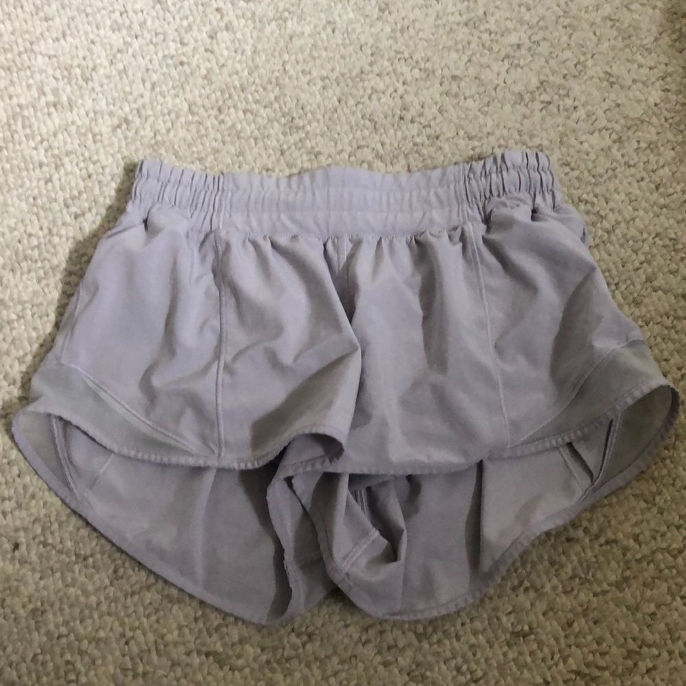Lululemon hotty hot 2” shorts